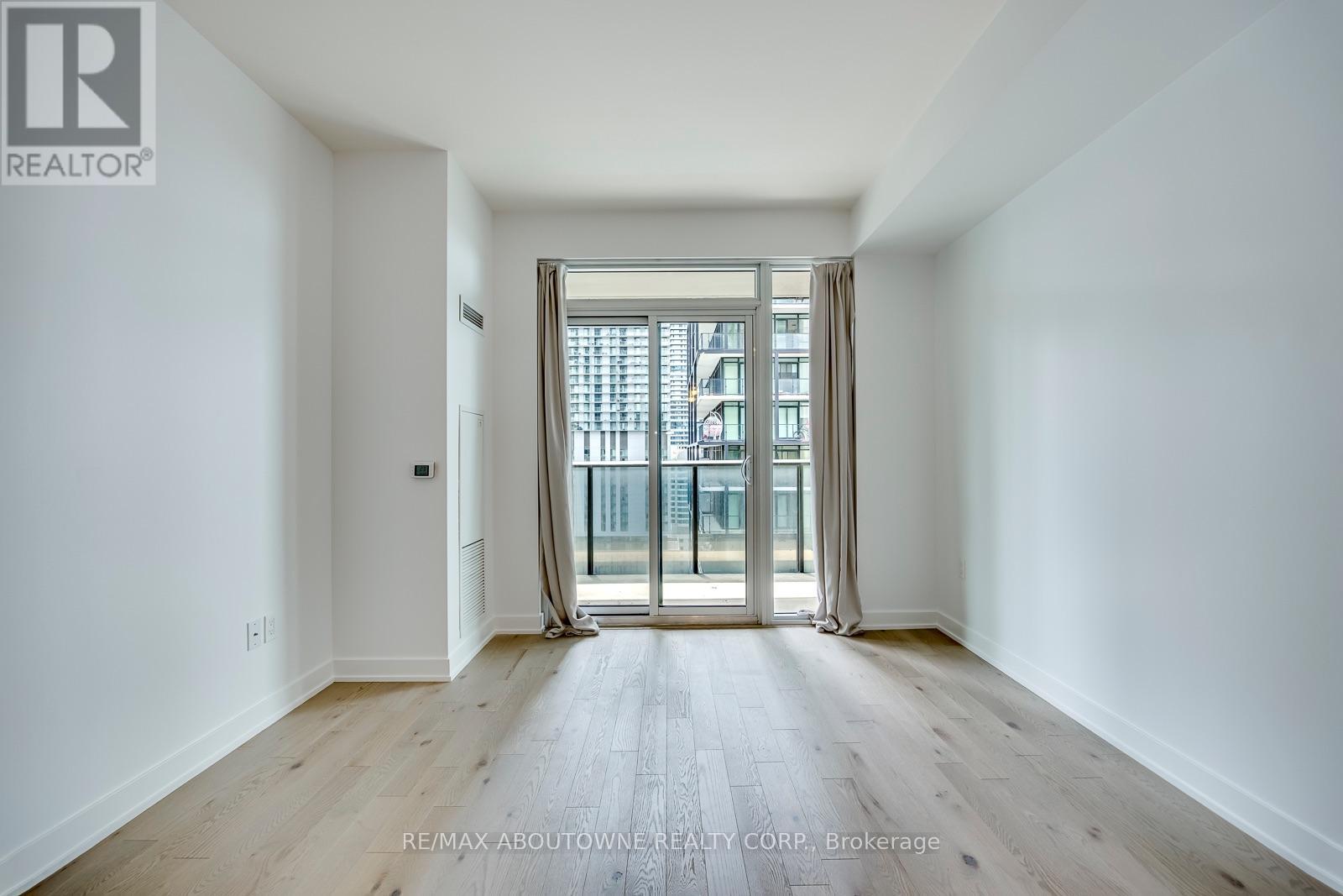 2601 - 330 Richmond Street W, Toronto, Ontario  M5V 1X2 - Photo 11 - C13611420