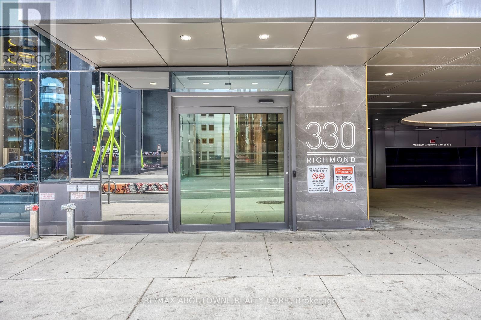 2601 - 330 Richmond Street W, Toronto, Ontario  M5V 1X2 - Photo 2 - C13611420
