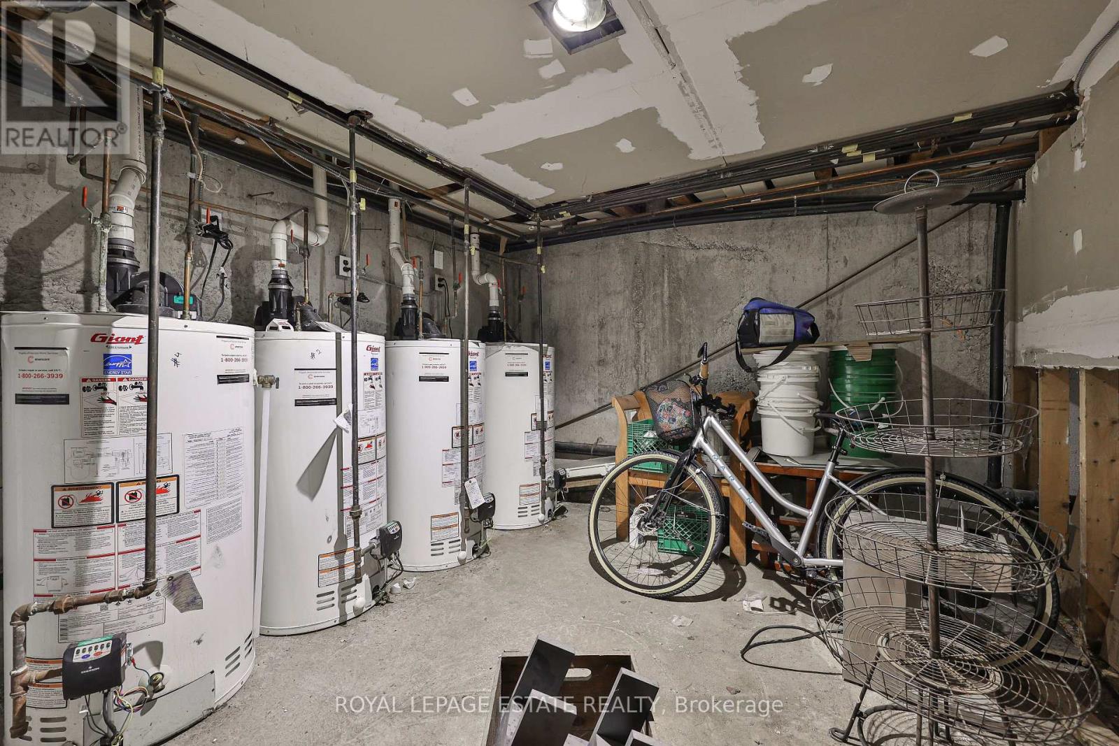 1450 Gerrard Street E, Toronto, Ontario  M4L 1Z8 - Photo 11 - E13611402