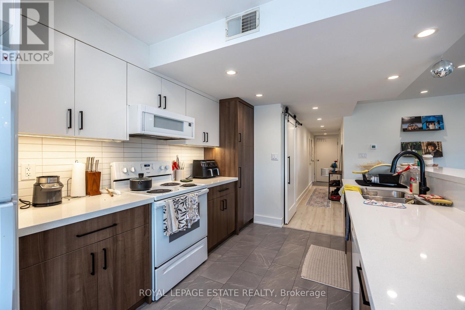 1450 Gerrard Street E, Toronto, Ontario  M4L 1Z8 - Photo 15 - E13611402