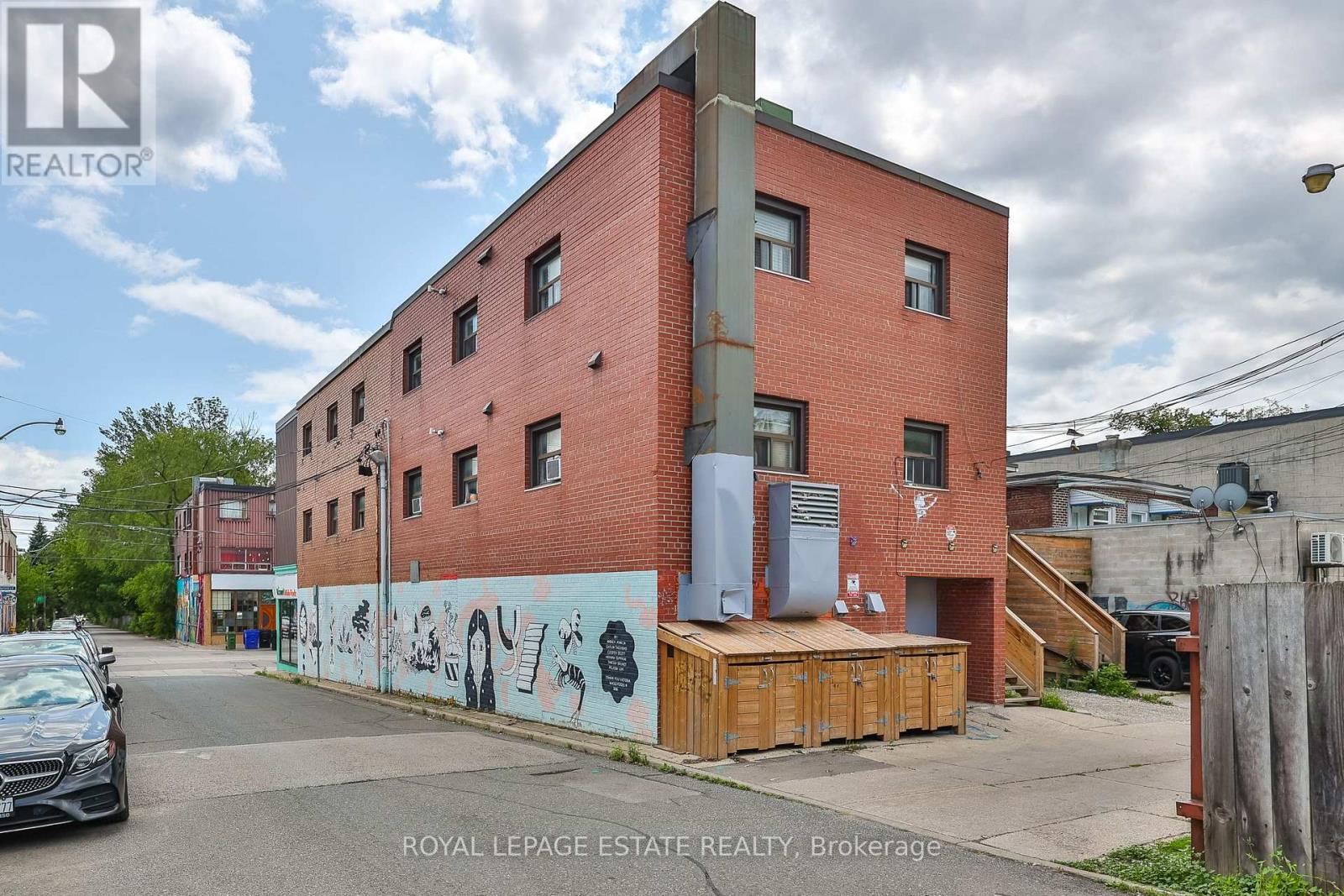 1450 Gerrard Street E, Toronto, Ontario  M4L 1Z8 - Photo 2 - E13611402