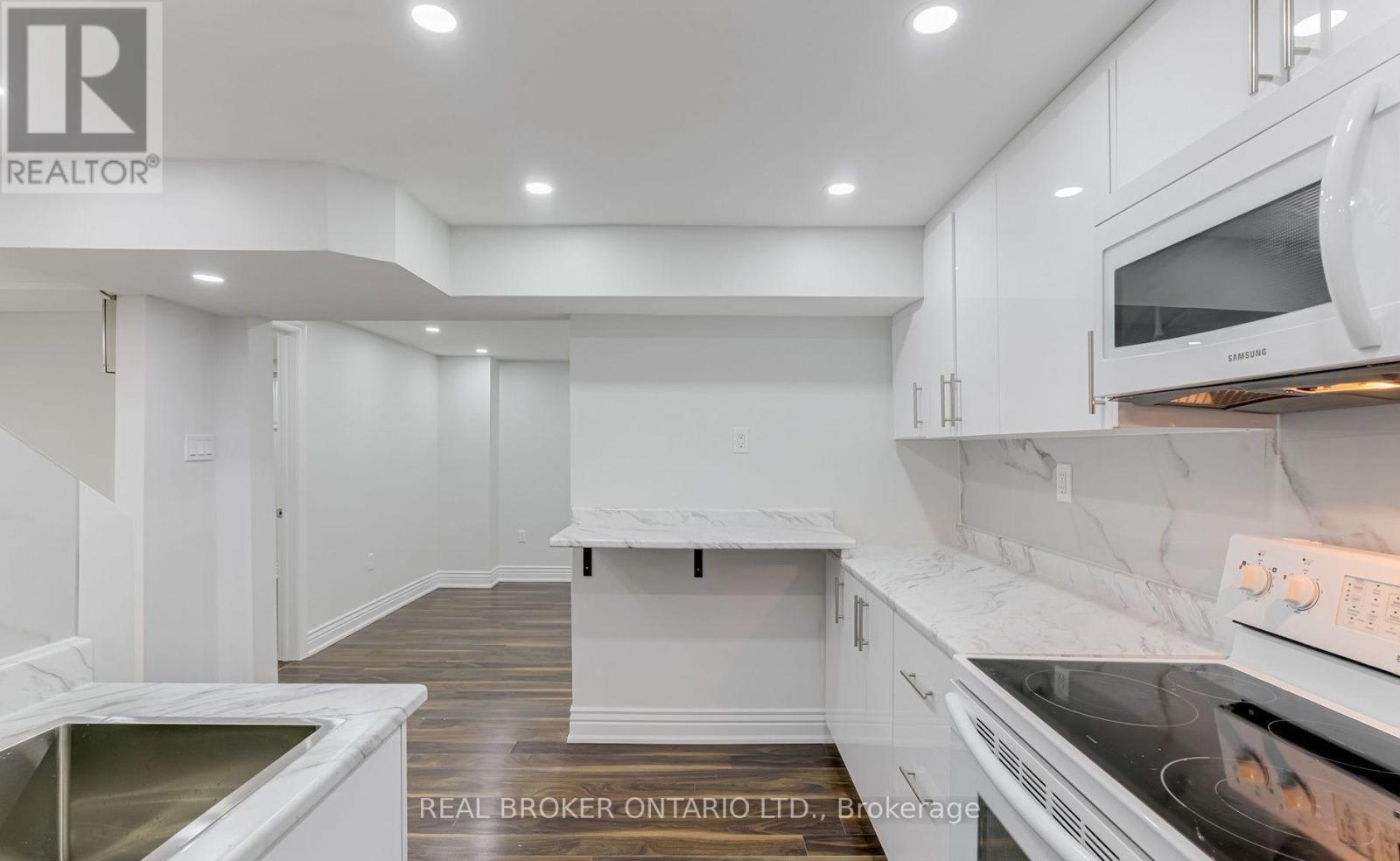 47 Rotary Drive, Toronto, Ontario  M1B 2J2 - Photo 13 - E13611404