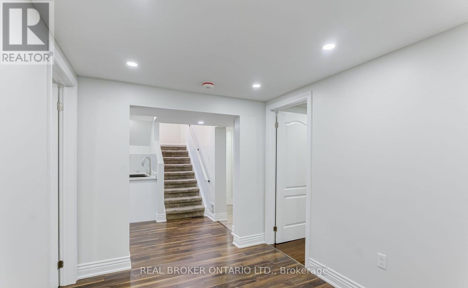 47 Rotary Drive, Toronto, Ontario  M1B 2J2 - Photo 17 - E13611404