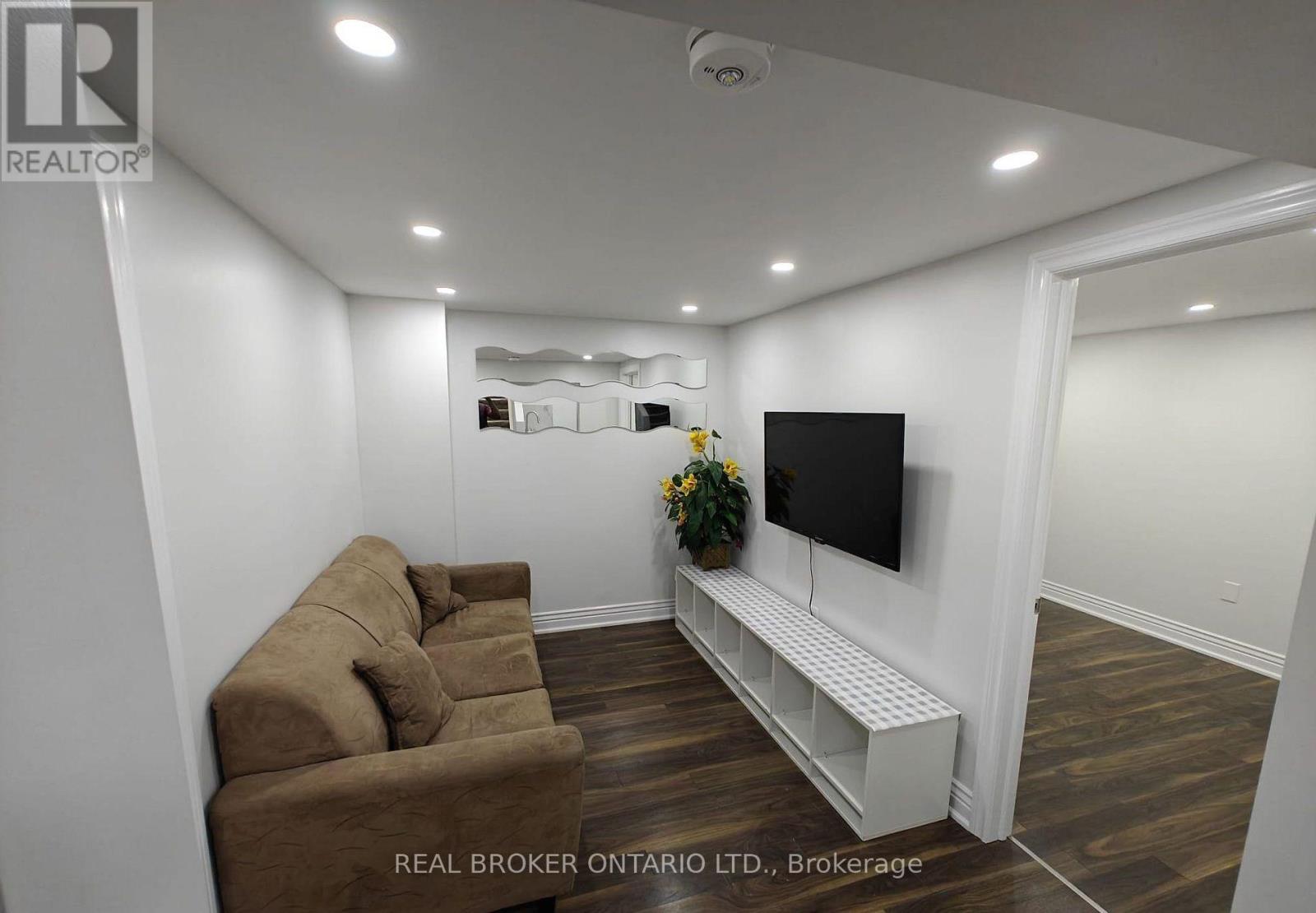 47 Rotary Drive, Toronto, Ontario  M1B 2J2 - Photo 22 - E13611404