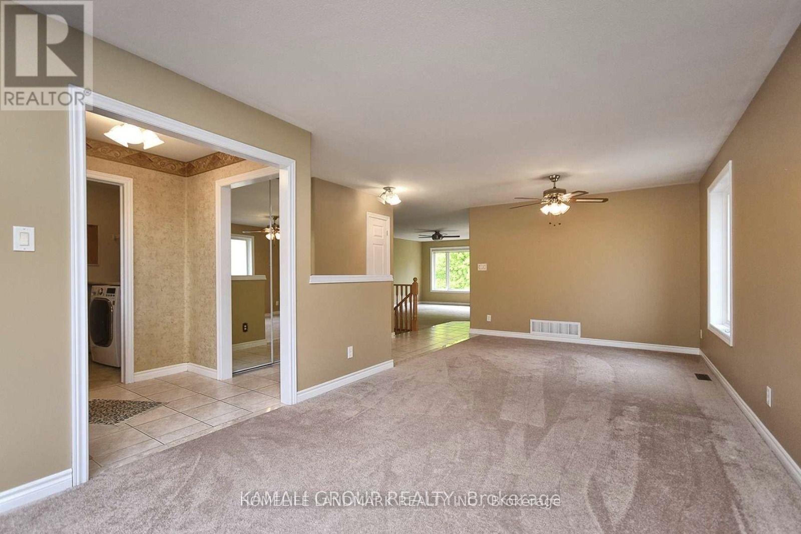 72 Osprey Ridge Road, Barrie (Little Lake), Ontario  L4M 6P3 - Photo 3 - S13611288