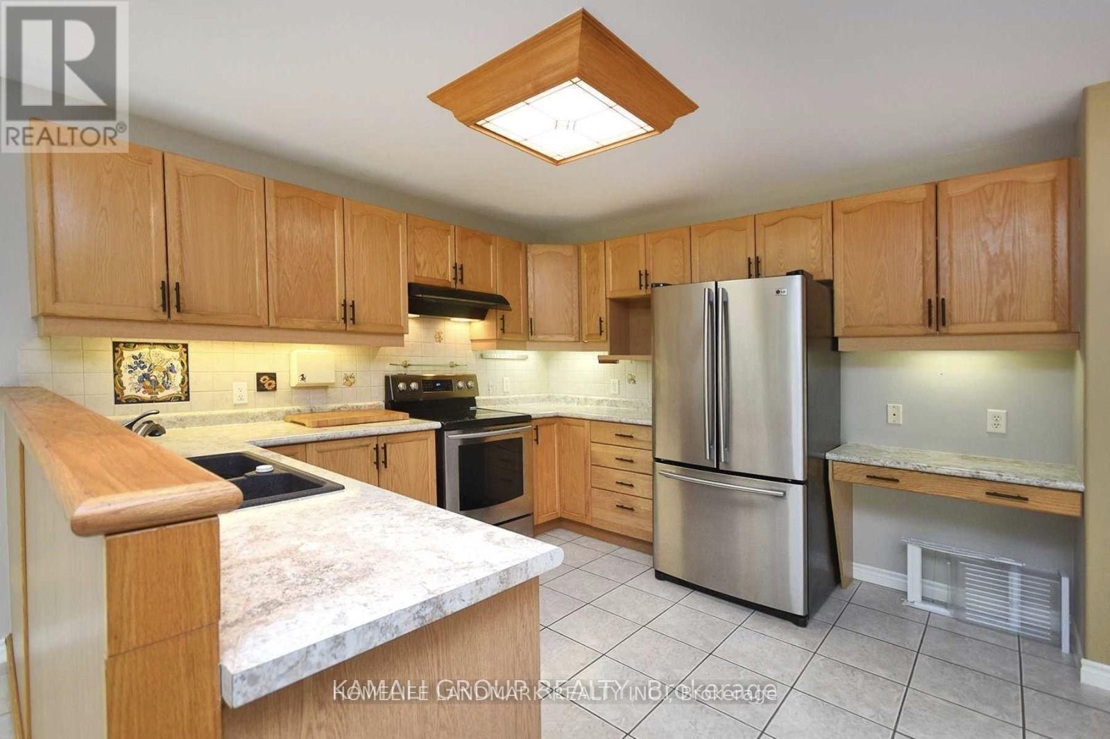 72 Osprey Ridge Road, Barrie (Little Lake), Ontario  L4M 6P3 - Photo 6 - S13611288