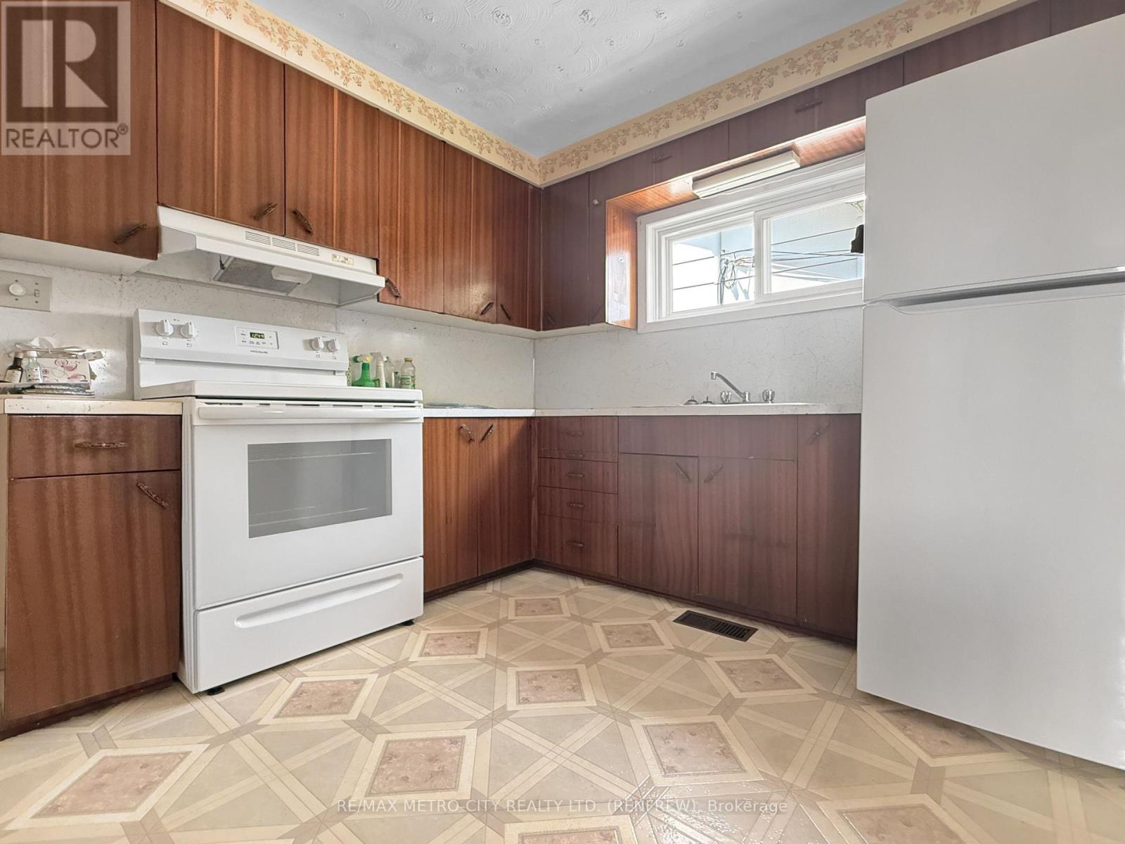 786 Seventh Street, Renfrew, Ontario  K7V 1B7 - Photo 4 - X13611410