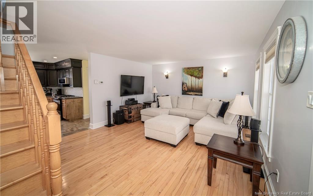 38 Red Maple, Fredericton, New Brunswick  E3B 0E1 - Photo 4 - NB136077