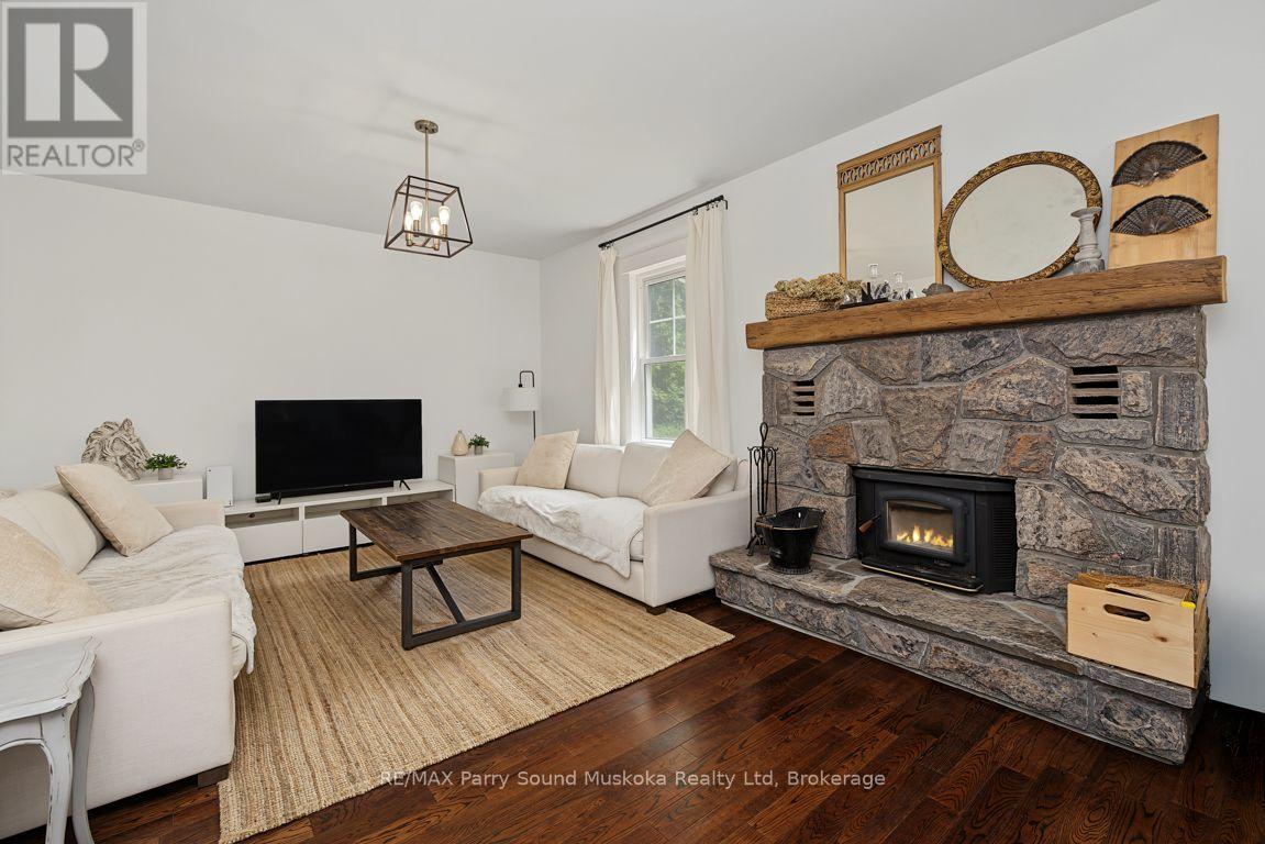 29 Waubeek Street, Parry Sound, Ontario  P2A 1C1 - Photo 4 - X13611444