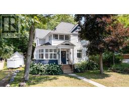 29 WAUBEEK STREET, parry sound, Ontario
