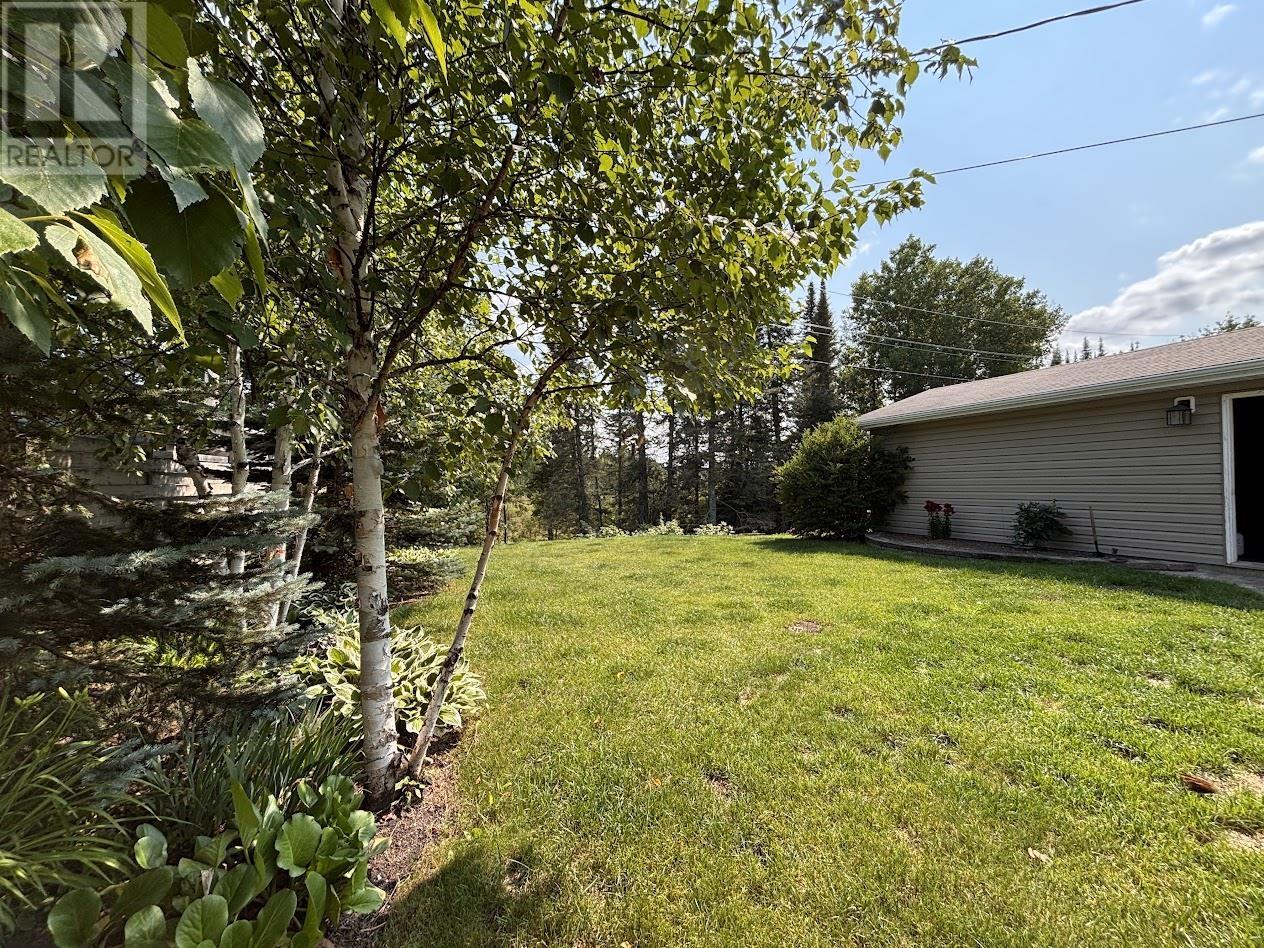 48 Redwing Ave, Manitouwadge, Ontario  P0T 2C0 - Photo 30 - TB2600650