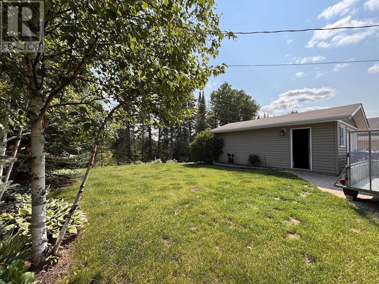 48 Redwing Ave, Manitouwadge, Ontario  P0T 2C0 - Photo 31 - TB2600650
