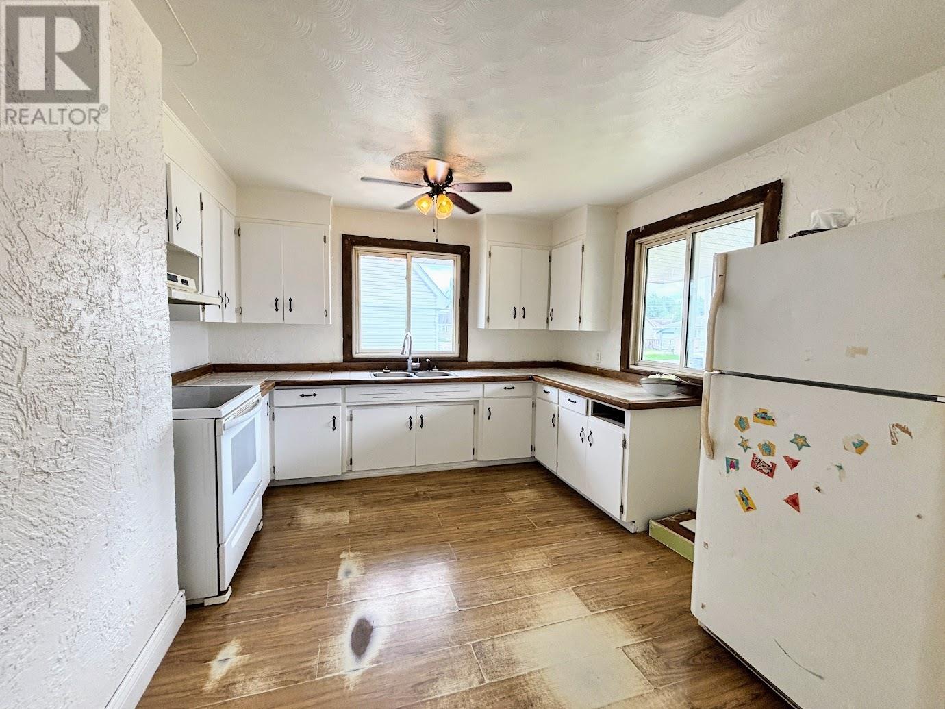 55 Neebig Ave, Manitouwadge, Ontario  P0T 2C0 - Photo 6 - TB2601644