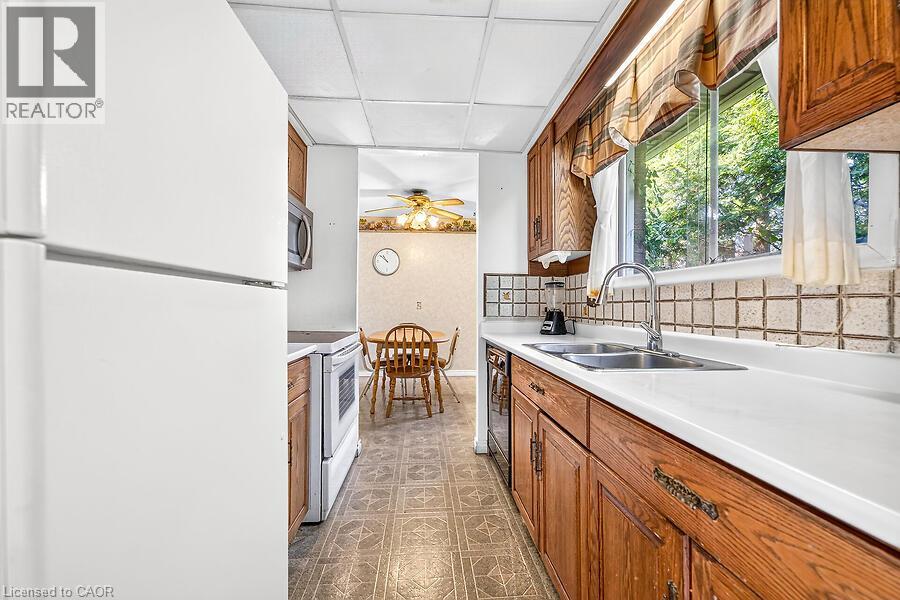16 Sunshine Court, Hamilton, Ontario  L9C 2L5 - Photo 10 - 40849752