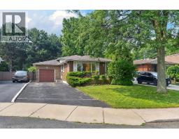 16 SUNSHINE Court, Hamilton, Ontario