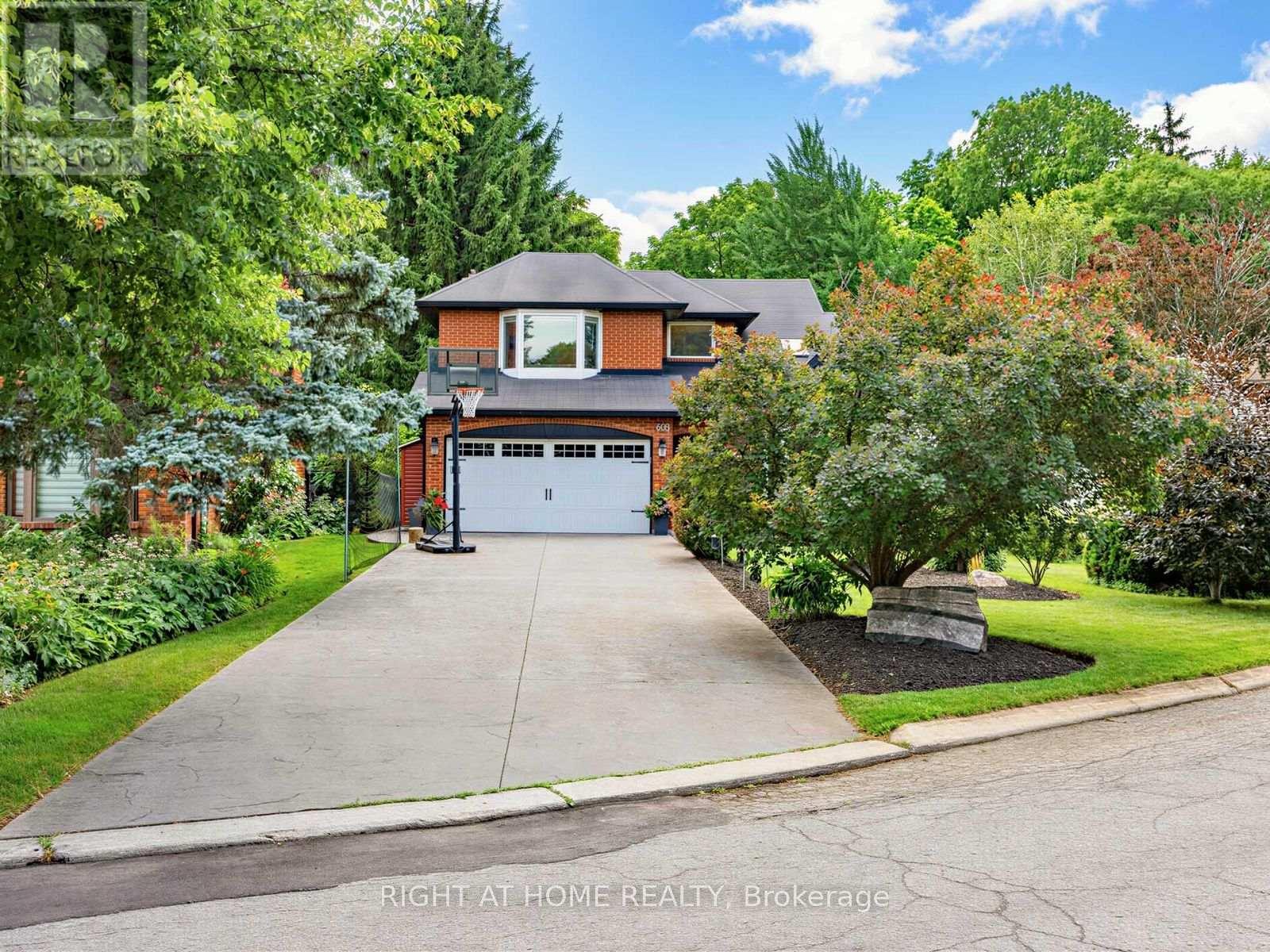 608 HIGHVALLEY ROAD, Hamilton, Ontario