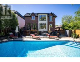 242 BETTY ANN DRIVE, Toronto, Ontario