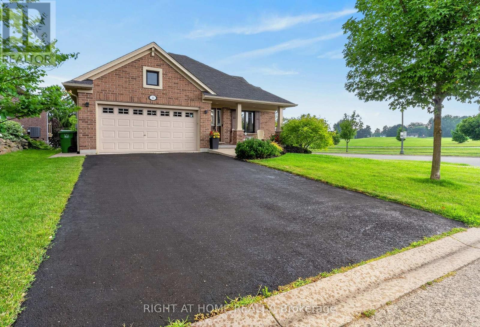 2 NOBLE LANE, St. Thomas, Ontario