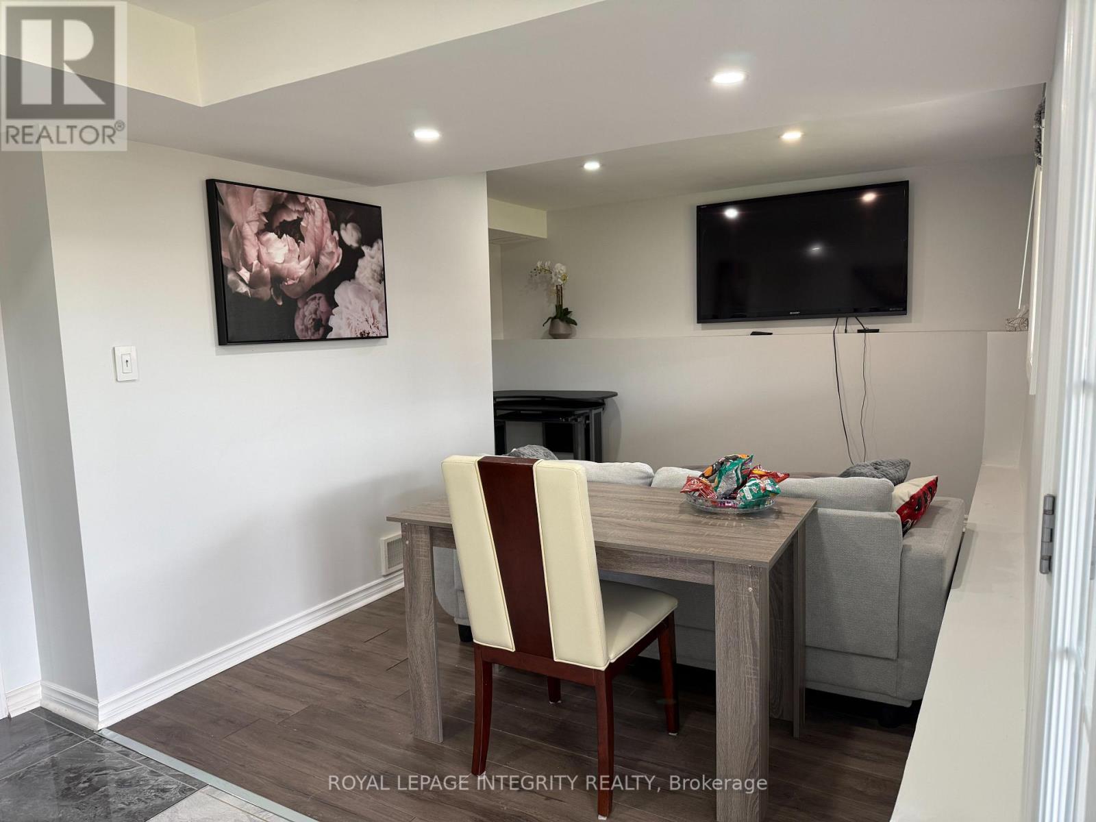 219 Lucinda Crescent, Ottawa, Ontario  K1W 0A1 - Photo 4 - X13611576