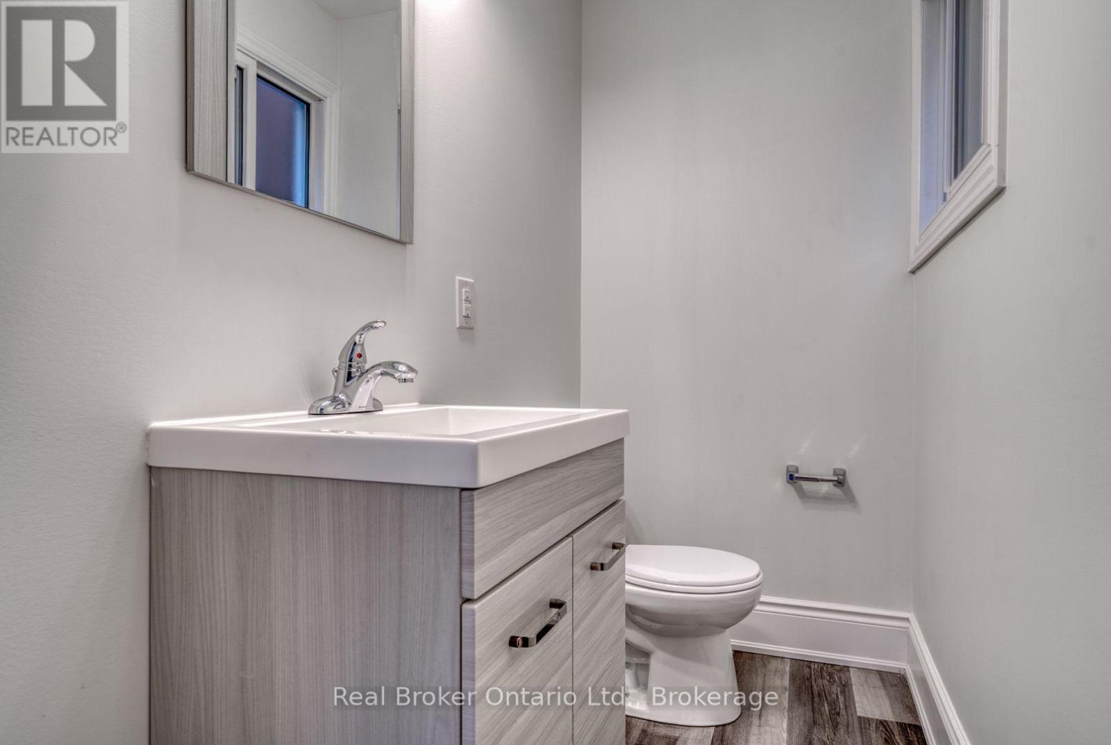 1 - 220 Caroline Street S, Hamilton, Ontario  L8P 3L4 - Photo 12 - X13611604