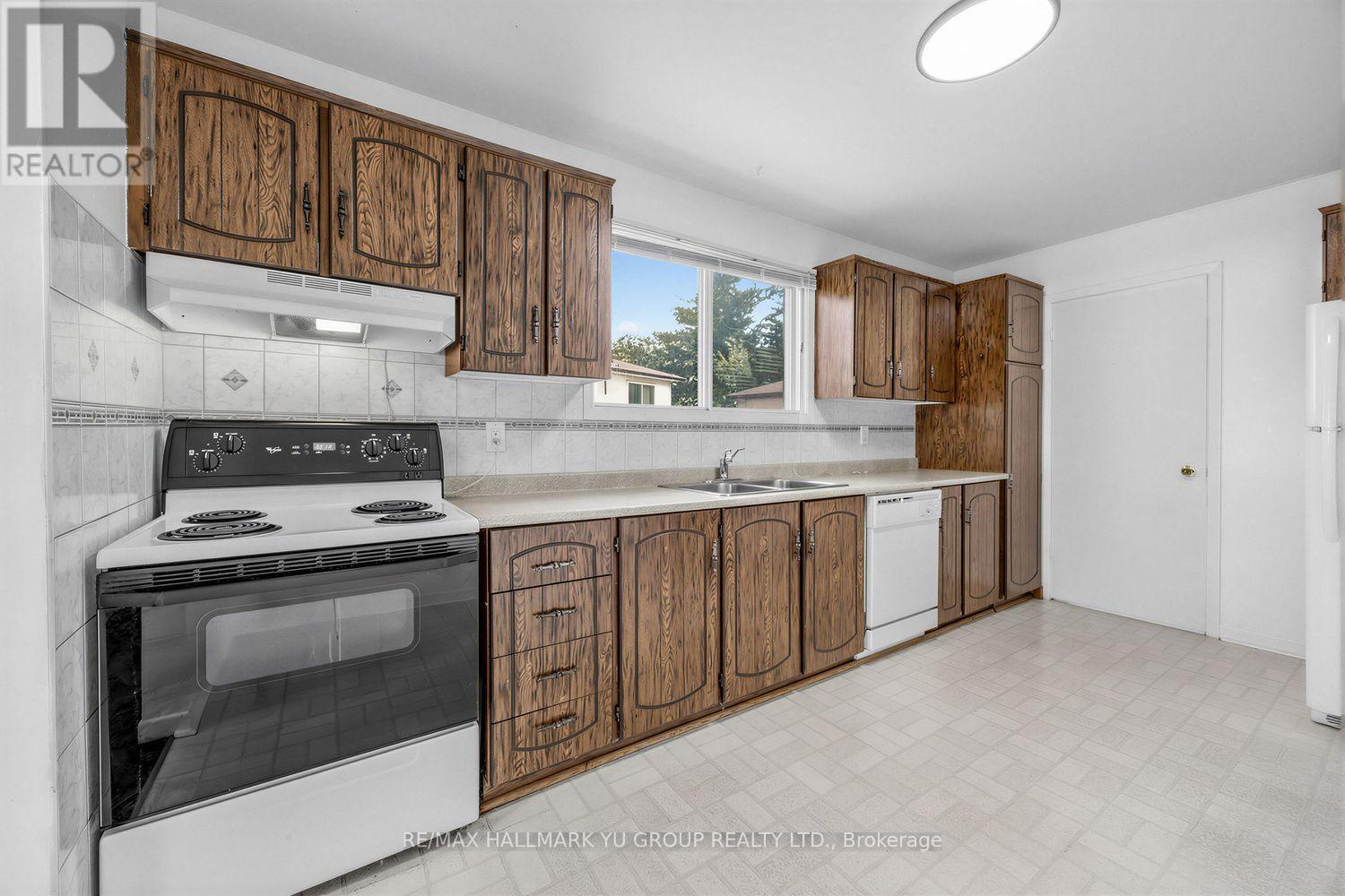 9 Foregate Avenue, Toronto, Ontario  M1B 2S2 - Photo 7 - E13611574