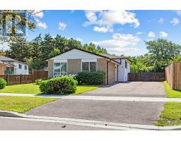 9 FOREGATE AVENUE, Toronto, Ontario