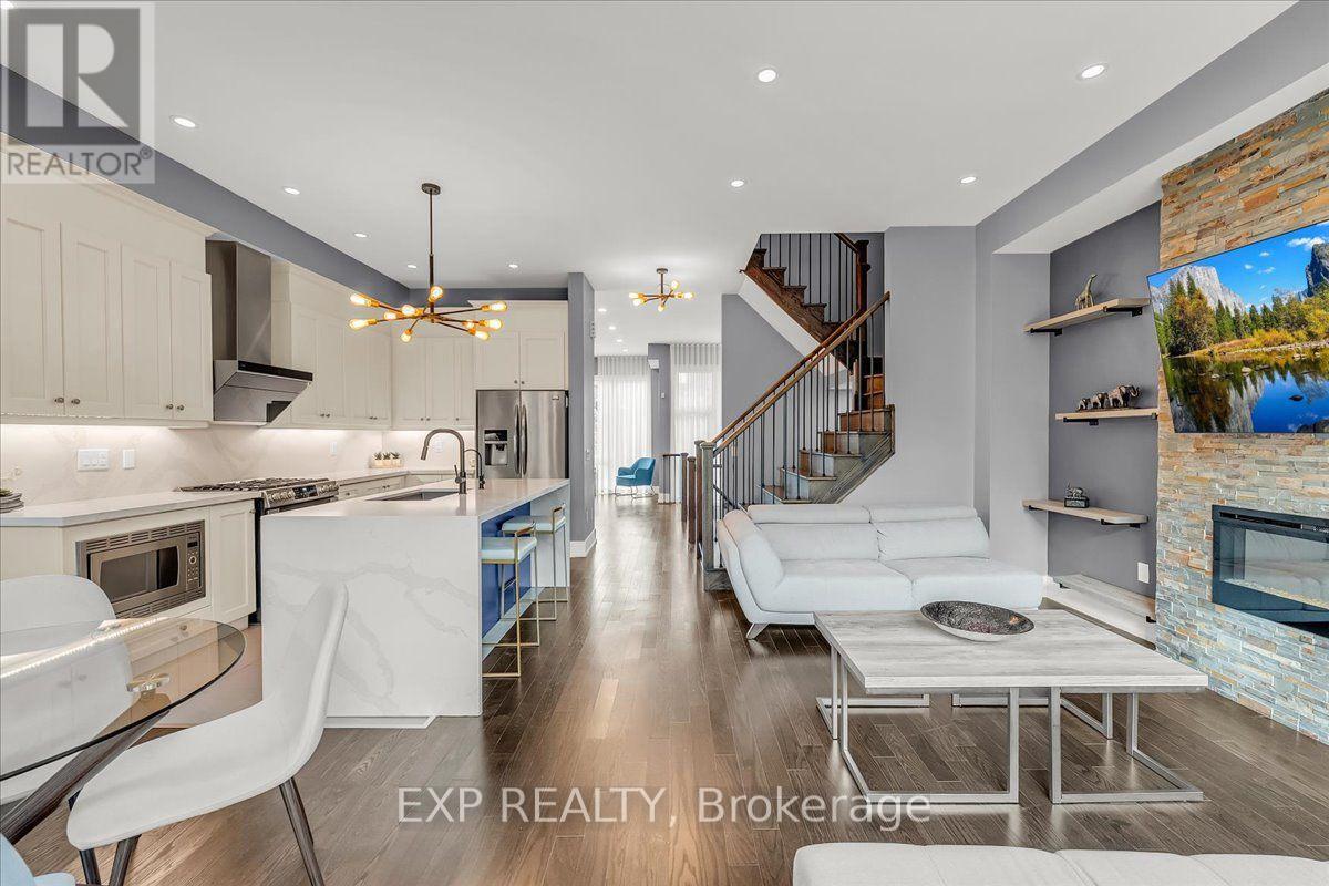 28 Crestridge Drive, Vaughan, Ontario  L4J 0K1 - Photo 3 - N13611652