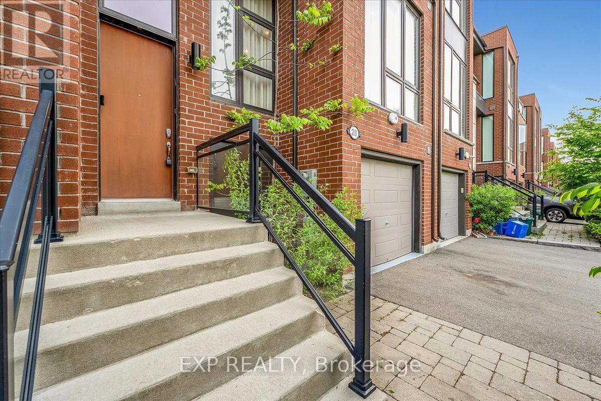 28 Crestridge Drive, Vaughan, Ontario  L4J 0K1 - Photo 4 - N13611652