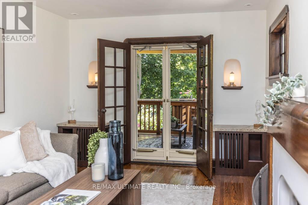 44 Indian Road Crescent, Toronto, Ontario  M6P 2G1 - Photo 10 - W13611528