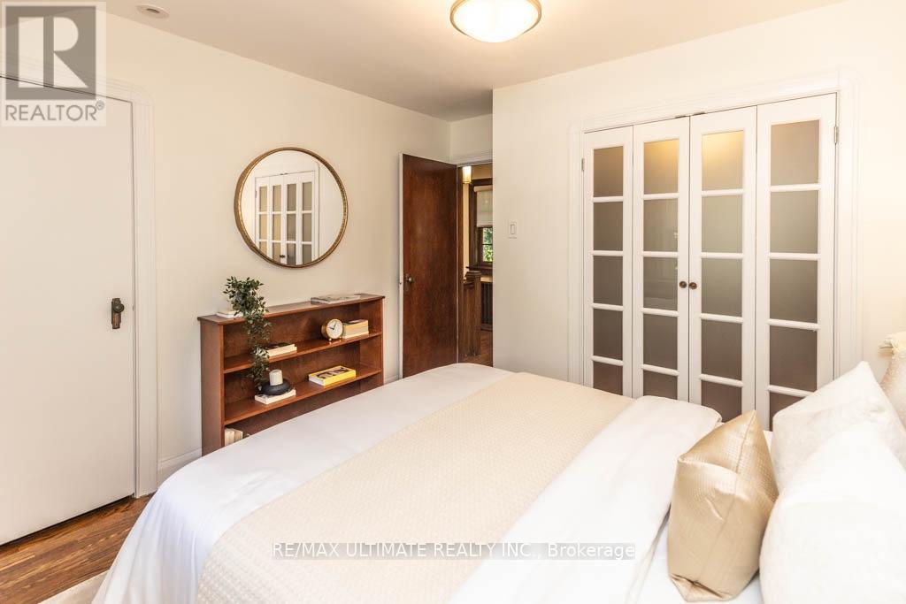 44 Indian Road Crescent, Toronto, Ontario  M6P 2G1 - Photo 21 - W13611528