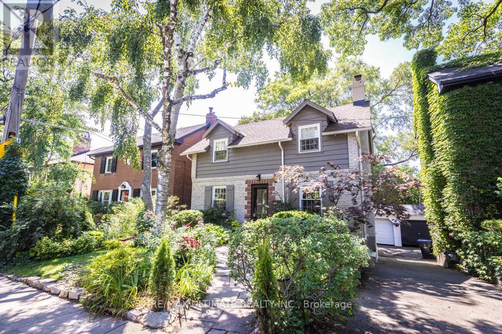 44 Indian Road Crescent, Toronto, Ontario  M6P 2G1 - Photo 3 - W13611528