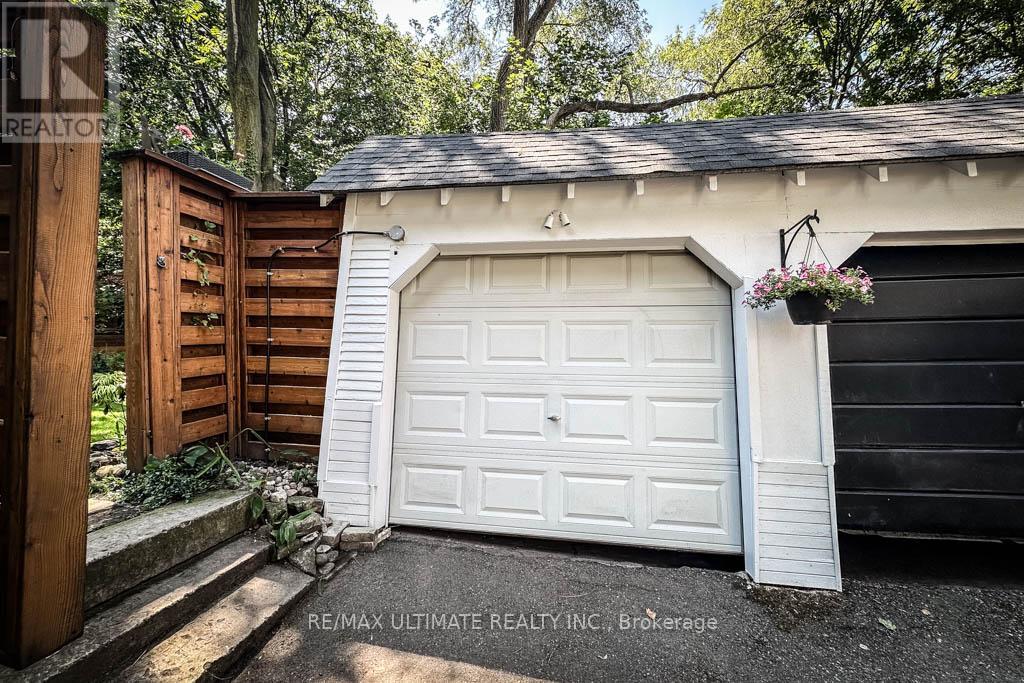 44 Indian Road Crescent, Toronto, Ontario  M6P 2G1 - Photo 47 - W13611528