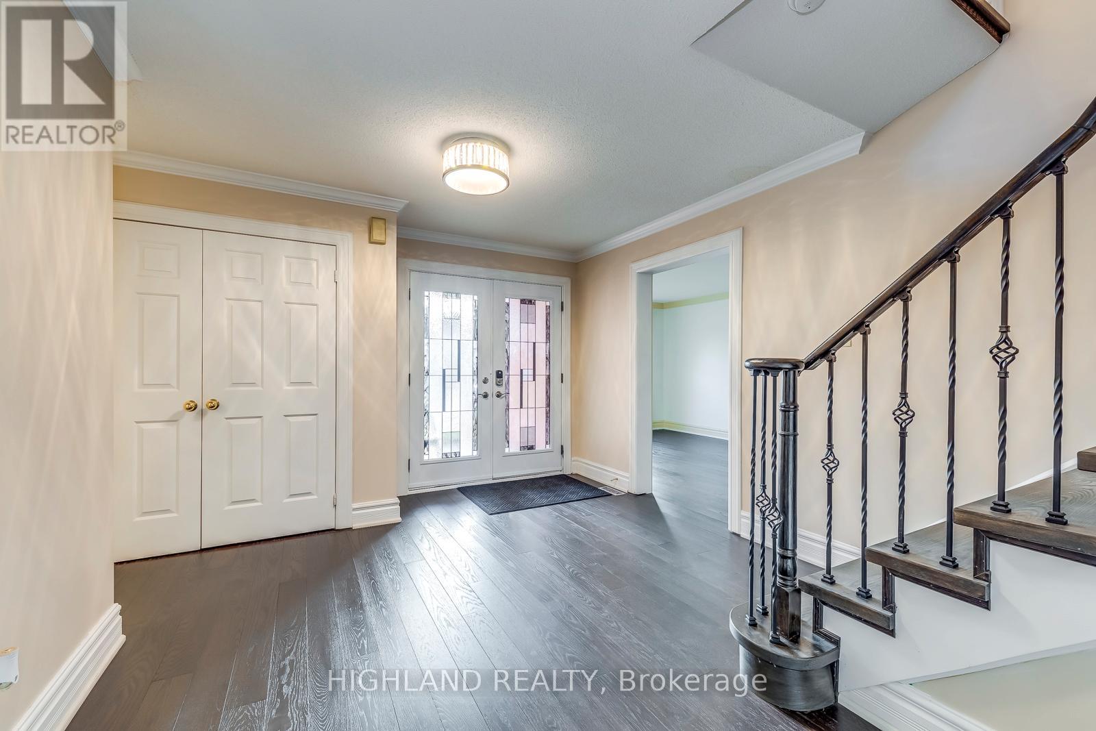 1119 Privet Place, Oakville, Ontario  L6J 7J6 - Photo 2 - W13611536