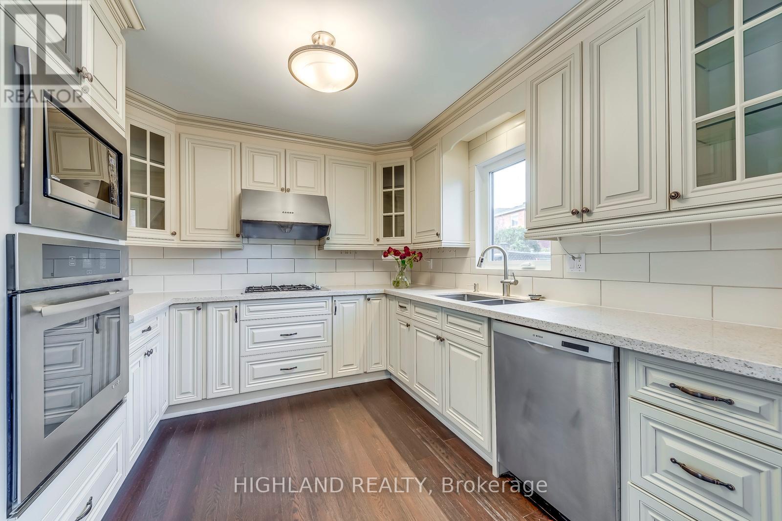 1119 Privet Place, Oakville, Ontario  L6J 7J6 - Photo 6 - W13611536