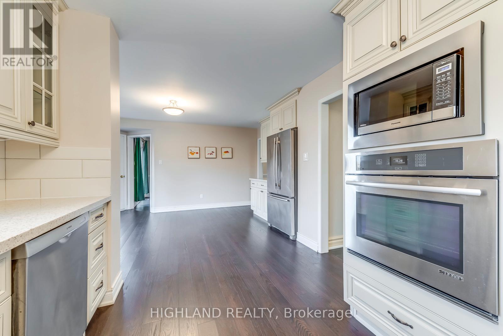 1119 Privet Place, Oakville, Ontario  L6J 7J6 - Photo 9 - W13611536