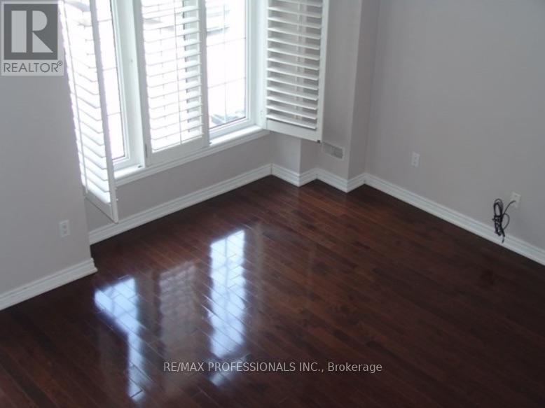 3 - 2351 Lakeshore Road W, Oakville, Ontario  L6L 1H4 - Photo 2 - W13611586