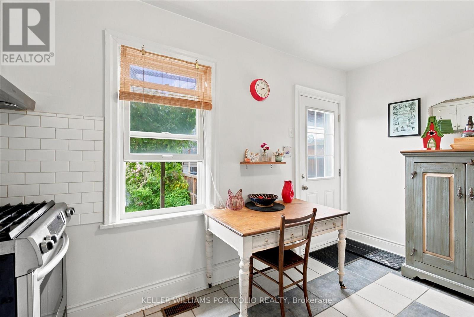 364 Westmoreland Avenue N, Toronto, Ontario  M6H 3A7 - Photo 19 - W13611588
