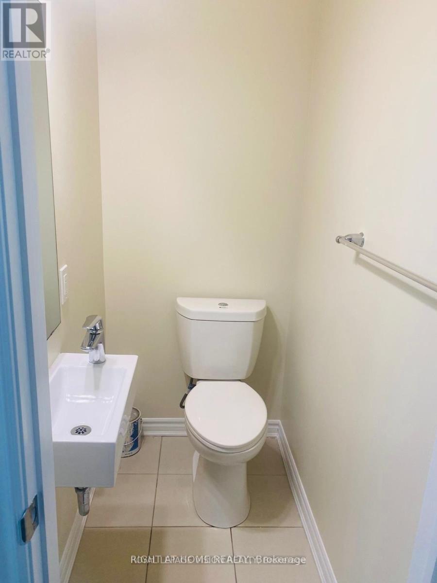 24 - 85 Eastwood Park Gardens, Toronto, Ontario  M8W 0B2 - Photo 5 - W13611602