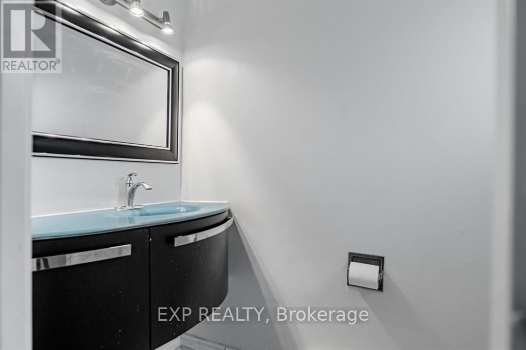 201 - 180 Mississauga Valley Boulevard, Mississauga, Ontario  L5A 3M2 - Photo 6 - W13611622