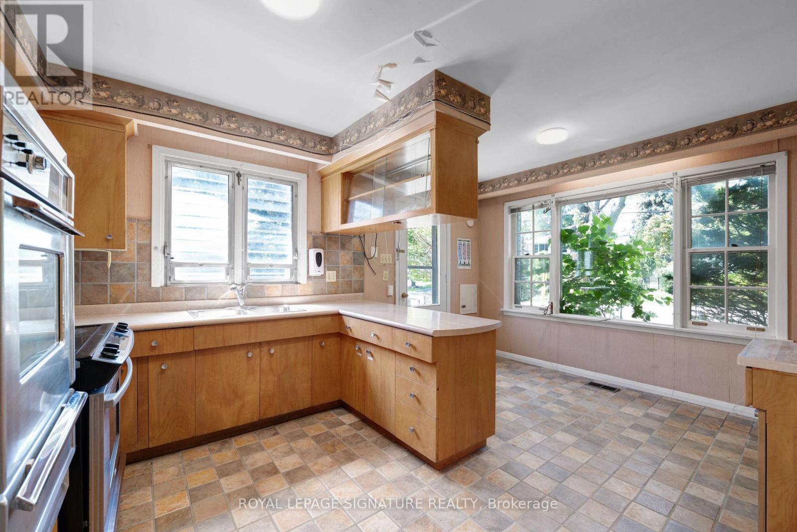 209 Burbank Drive, Toronto, Ontario  M2K 1P5 - Photo 15 - C13475380
