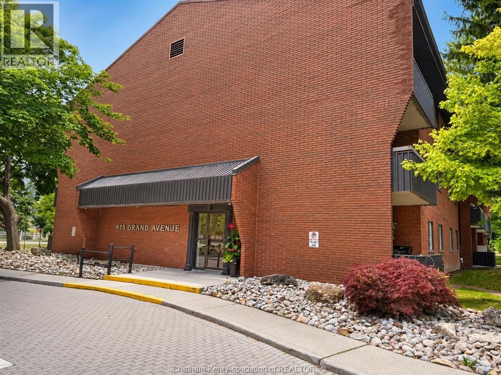 975 Grand Avenue West Unit# 304, Chatham, Ontario  N7L 4Z6 - Photo 1 - 26018122