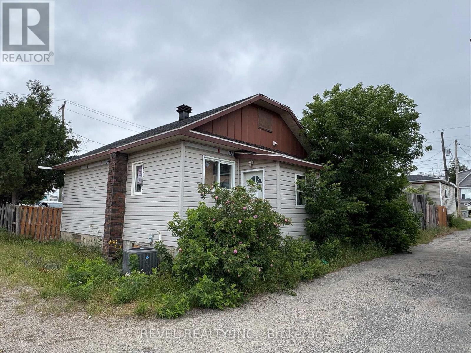 331 LANG AVENUE, Timmins, Ontario