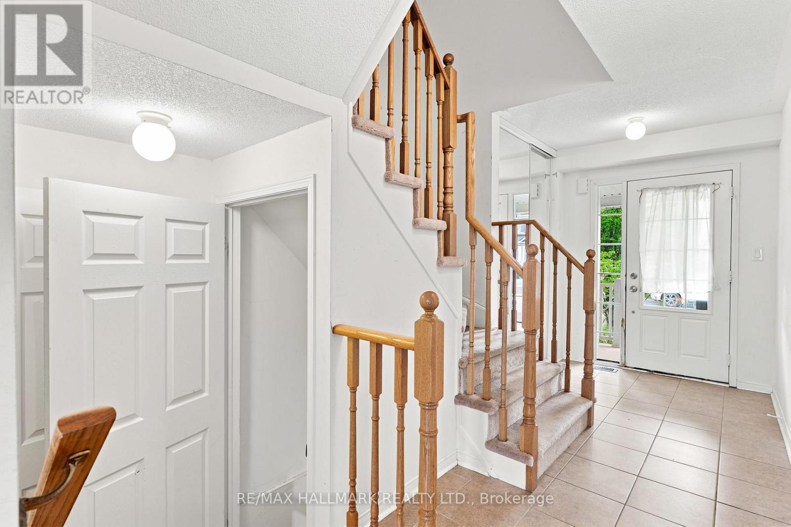 69 Orr Drive, Bradford West Gwillimbury (Bradford), Ontario  L3Z 0B9 - Photo 6 - N13611720
