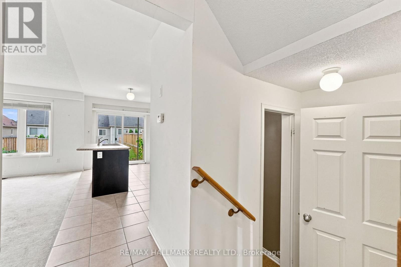 69 Orr Drive, Bradford West Gwillimbury (Bradford), Ontario  L3Z 0B9 - Photo 7 - N13611720