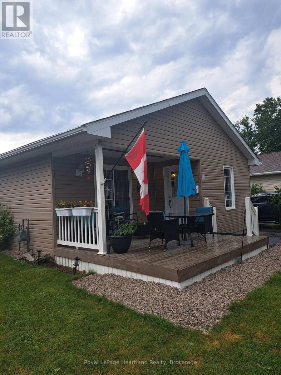 5 Kellestine Drive, Strathroy-Caradoc (Sw), Ontario  N6G 0C5 - Photo 2 - X13611718