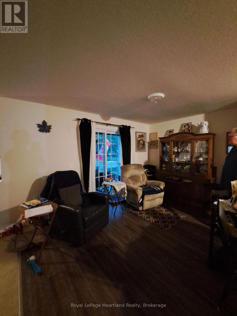 5 Kellestine Drive, Strathroy-Caradoc (Sw), Ontario  N6G 0C5 - Photo 6 - X13611718