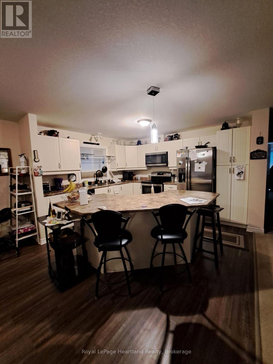 5 Kellestine Drive, Strathroy-Caradoc (Sw), Ontario  N6G 0C5 - Photo 7 - X13611718