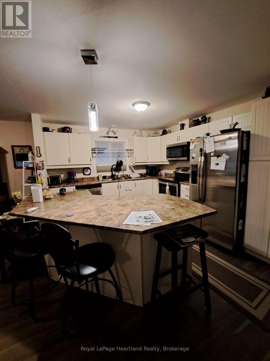 5 Kellestine Drive, Strathroy-Caradoc (Sw), Ontario  N6G 0C5 - Photo 8 - X13611718