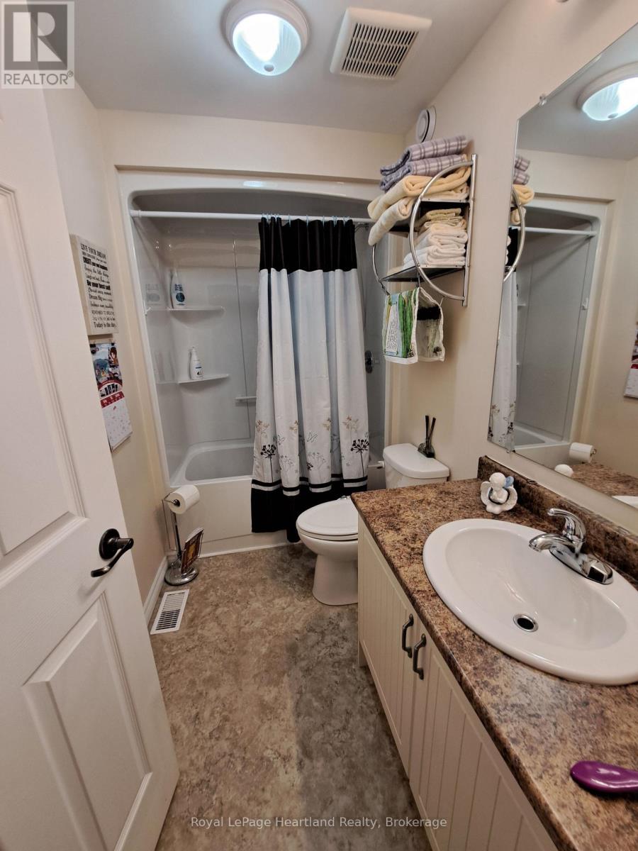 5 Kellestine Drive, Strathroy-Caradoc (Sw), Ontario  N6G 0C5 - Photo 9 - X13611718