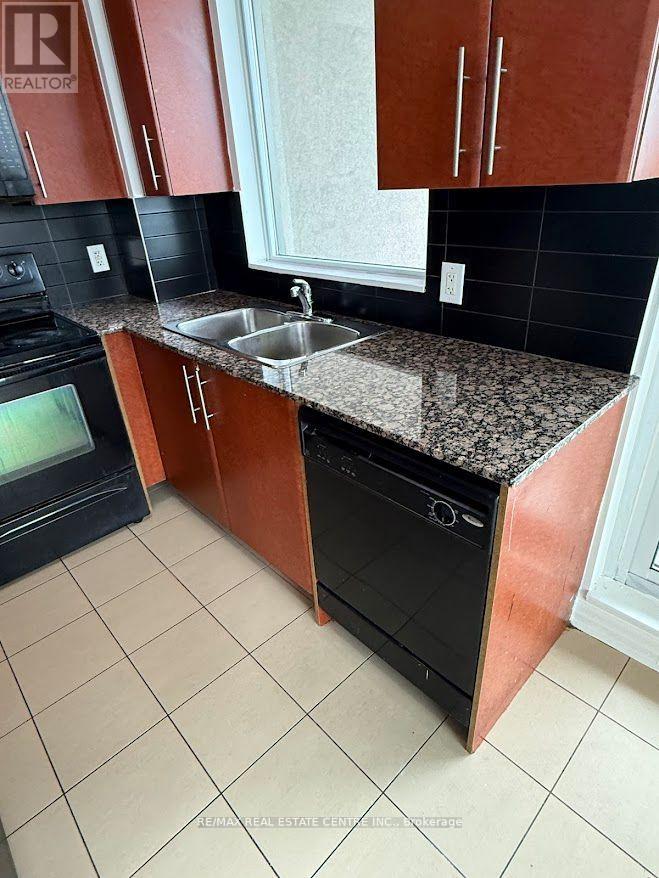 1705 - 3515 Kariya Dr Drive, Mississauga, Ontario  L5B 0C1 - Photo 17 - W13611658